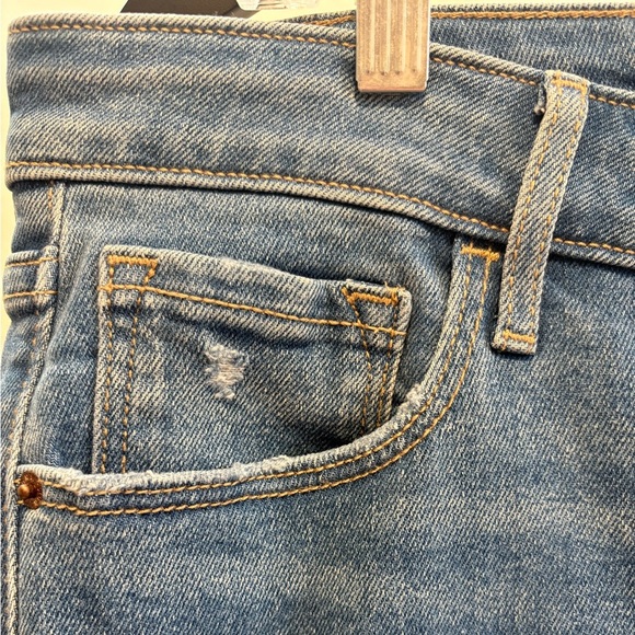 NWT Old Navy High Rise Rockstar Super Skinny Raw Hem Destroyed Jeans | Size 18P - Picture 2 of 8